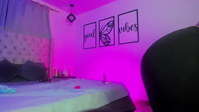 nicolee millerr online show from 17, 1, 2026