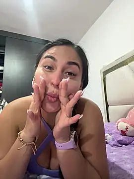 Snapshot of dulcehot_1502 chatting on 25, 2, 2025 dulcehot 1502 online show from 25, 2, 2025