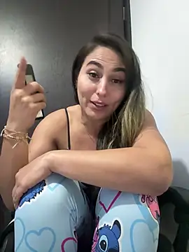 Snapshot of dulcehot_1502 chatting on 8, 3, 2025 dulcehot 1502 online show from 8, 3, 2025