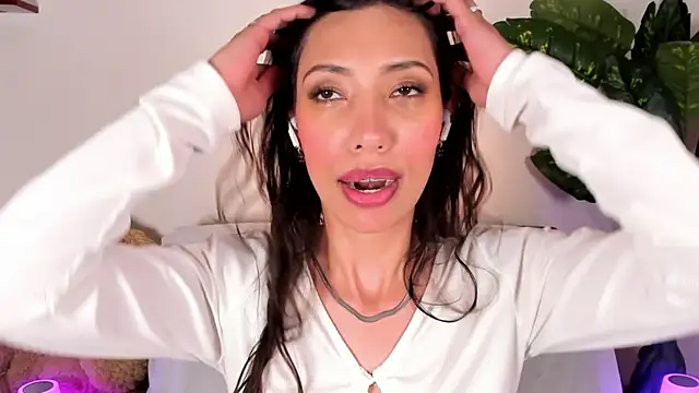 Snapshot of Miss_veronicaa2 chatting on 11, 5, 2026 Miss veronicaa2 online show from 11, 5, 2026