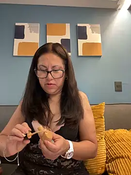 MirandaLatinaLovely online show from 18, 9, 2025