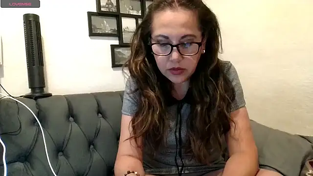 Snapshot of MirandaLatinaLovely chatting on 28, 4, 2026 MirandaLatinaLovely online show from 28, 4, 2026