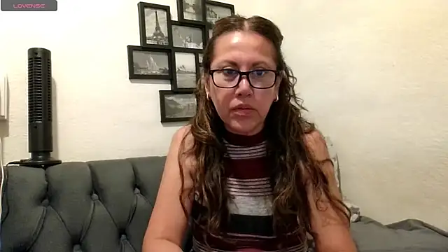 Snapshot of MirandaLatinaLovely chatting on 2, 5, 2026 MirandaLatinaLovely online show from 2, 5, 2026