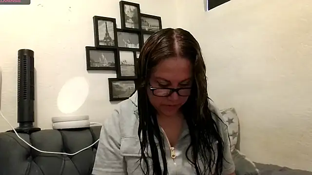 Snapshot of MirandaLatinaLovely chatting on 5, 5, 2026 MirandaLatinaLovely online show from 5, 5, 2026