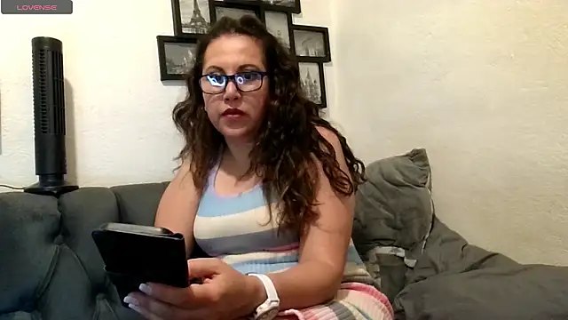 Snapshot of MirandaLatinaLovely chatting on 12, 5, 2026 MirandaLatinaLovely online show from 12, 5, 2026