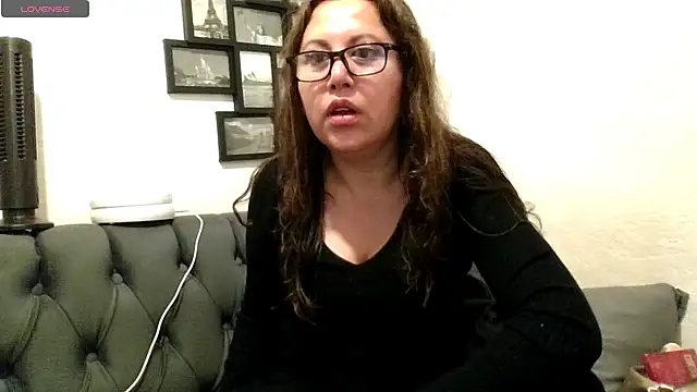 Snapshot of MirandaLatinaLovely chatting on 23, 5, 2026 MirandaLatinaLovely online show from 23, 5, 2026