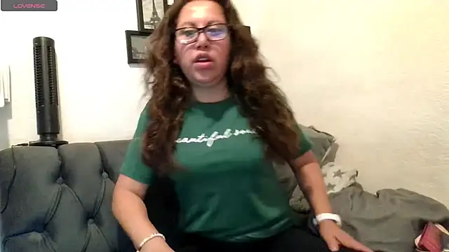 Snapshot of MirandaLatinaLovely chatting on 26, 5, 2026 MirandaLatinaLovely online show from 26, 5, 2026