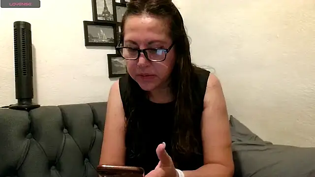 Snapshot of MirandaLatinaLovely chatting on 27, 5, 2026 MirandaLatinaLovely online show from 27, 5, 2026