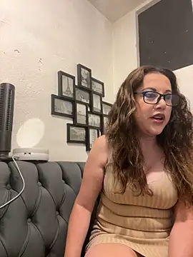 Snapshot of MirandaLatinaLovely chatting on 30, 5, 2026 MirandaLatinaLovely online show from 30, 5, 2026