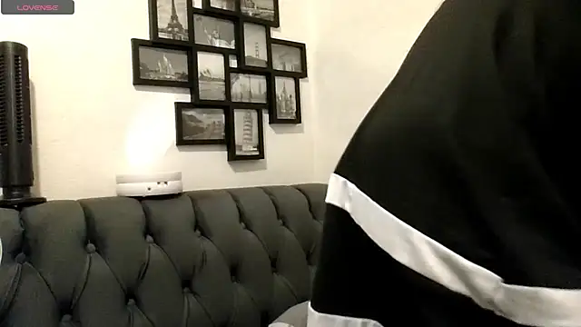 Snapshot of MirandaLatinaLovely chatting on 4, 6, 2026 MirandaLatinaLovely online show from 4, 6, 2026