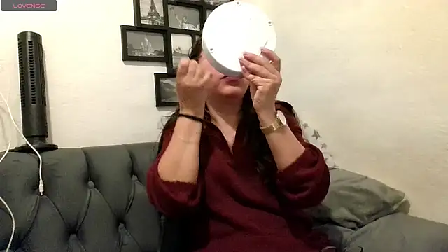 Snapshot of MirandaLatinaLovely chatting on 10, 6, 2026 MirandaLatinaLovely online show from 10, 6, 2026