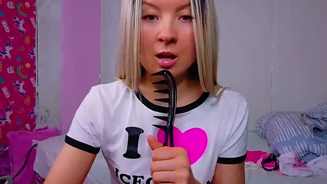 TwerkingCheerleader online show from 4, 4, 2026