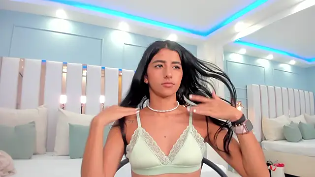 Snapshot of eva_roseee chatting on 17, 10, 2025 eva roseee online show from 17, 10, 2025