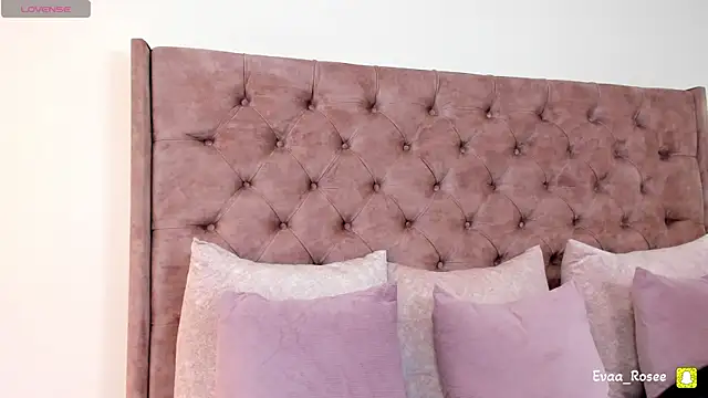 Snapshot of eva_roseee chatting on 7, 11, 2025 eva roseee online show from 7, 11, 2025