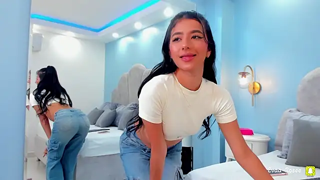 Snapshot of eva_roseee chatting on 1, 3, 2026 eva roseee online show from 1, 3, 2026