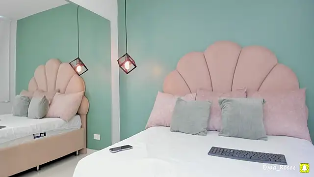 Snapshot of eva_roseee chatting on 7, 4, 2026 eva roseee online show from 7, 4, 2026