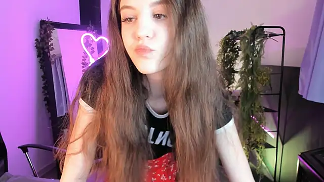 MilaStoyne online show from 24, 2, 2025