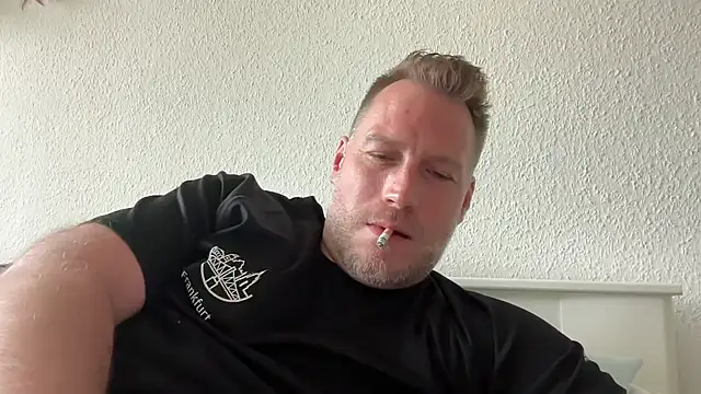 Snapshot of Christian87xxx chatting on 6, 6, 2026 Christian87xxx online show from 6, 6, 2026