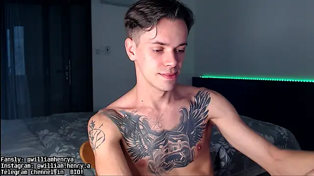 Snapshot of William_Henry_ chatting on 29, 10, 2025 William Henry online show from 29, 10, 2025