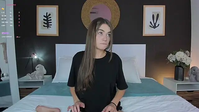 AlannaRussell  online show from 25, 3, 2026