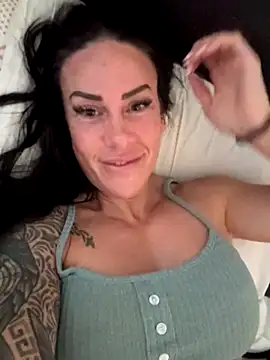 Snapshot of goddess-harper chatting on 30, 9, 2025 goddess-harper online show from 30, 9, 2025