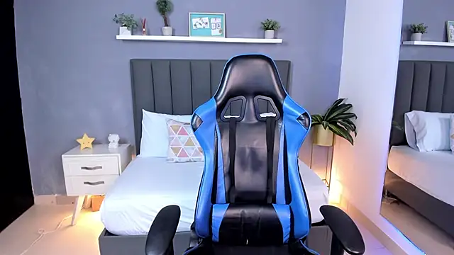 alessia leroy online show from 19, 2, 2025