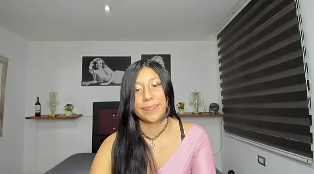 Snapshot of Nohemi_louse chatting on 8, 2, 2025 Nohemi louse online show from 8, 2, 2025