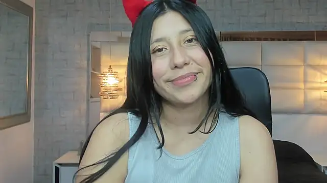 Snapshot of Nohemi_louse chatting on 10, 10, 2025 Nohemi louse online show from 10, 10, 2025