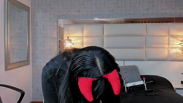 Snapshot of Nohemi_louse chatting on 22, 10, 2025 Nohemi louse online show from 22, 10, 2025