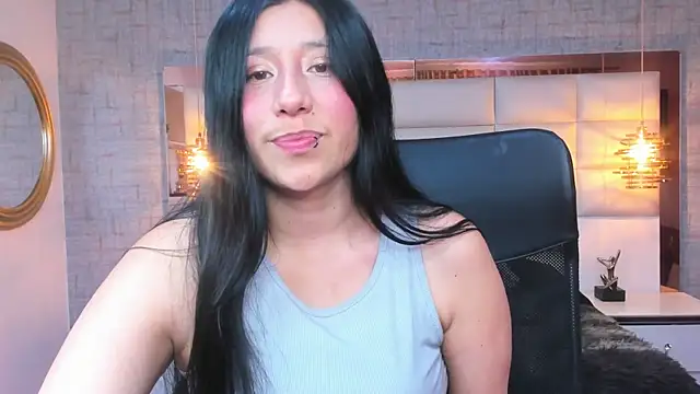 Snapshot of Nohemi_louse chatting on 22, 11, 2025 Nohemi louse online show from 22, 11, 2025