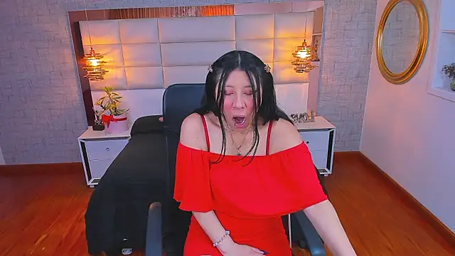 Nohemi louse online show from 30, 3, 2026