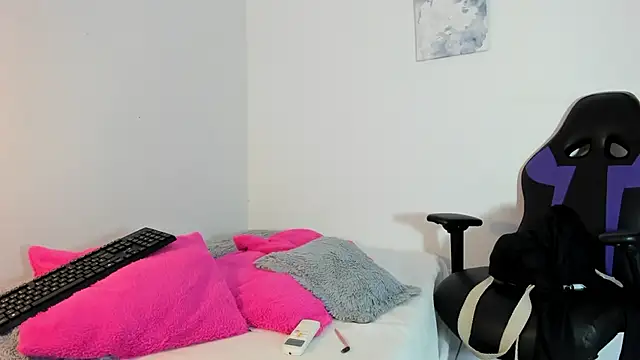 Roxy Stonee online show from 10, 2, 2026