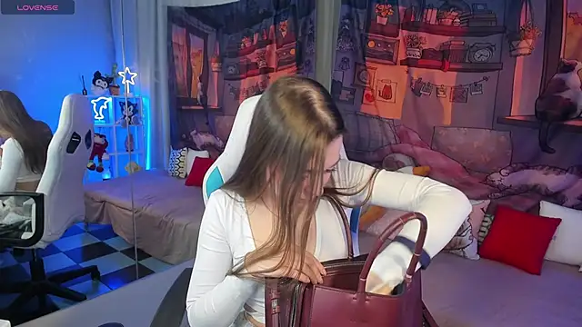 kaisajenner online show from 3, 12, 2025