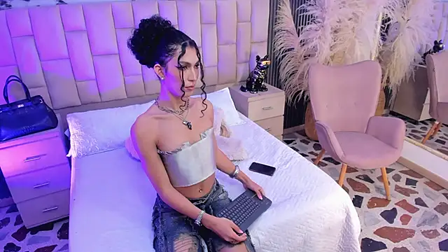 Snapshot of allicemackenzie chatting on 21, 2, 2026 allicemackenzie online show from 21, 2, 2026