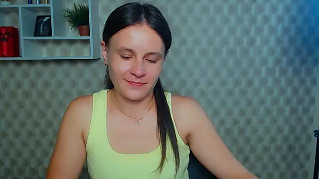 Snapshot of ValeriaHeart_ chatting on 12, 9, 2025 ValeriaHeart online show from 12, 9, 2025