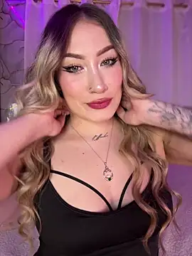 Snapshot of Lally_Valencia__ chatting on 7, 6, 2026 Lally Valencia online show from 7, 6, 2026