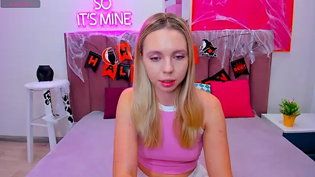 Snapshot of TessaAdorable chatting on 30, 10, 2025 TessaAdorable online show from 30, 10, 2025