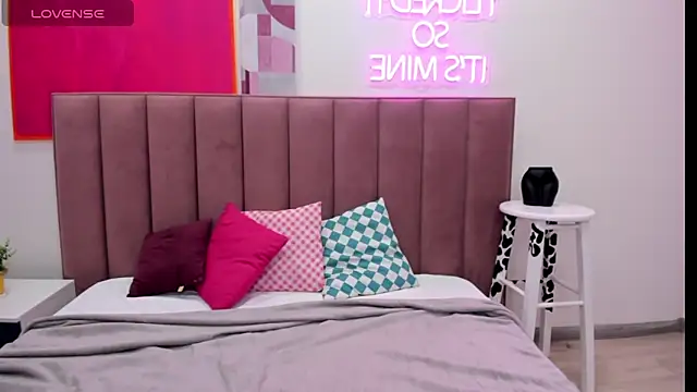 Snapshot of TessaAdorable chatting on 19, 11, 2025 TessaAdorable online show from 19, 11, 2025