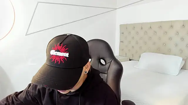 Snapshot of JhoanLeandro chatting on 17, 2, 2026 JhoanLeandro online show from 17, 2, 2026