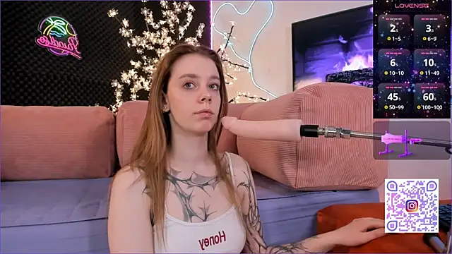 Snapshot of kitness_sky chatting on 6, 3, 2025 kitness sky online show from 6, 3, 2025