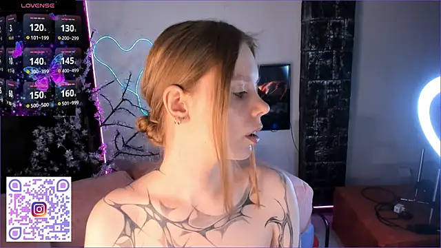 Snapshot of kitness_sky chatting on 7, 3, 2025 kitness sky online show from 7, 3, 2025