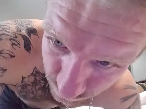ohyeaitsme444 online show from 6, 11, 2025