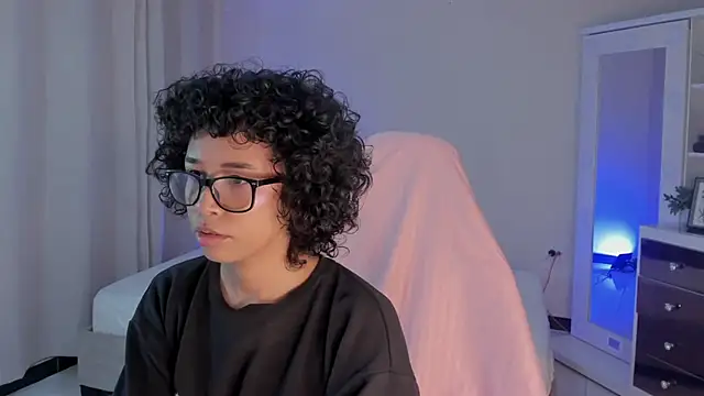 leahaltomm online show from 11, 2, 2025