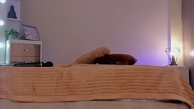 leahaltomm online show from 9, 3, 2025