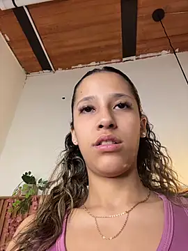 Snapshot of vicky_bass chatting on 27, 10, 2025 vicky bass online show from 27, 10, 2025