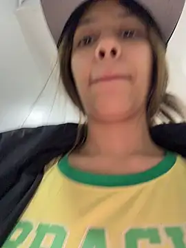 Snapshot of vicky_bass chatting on 20, 11, 2025 vicky bass online show from 20, 11, 2025