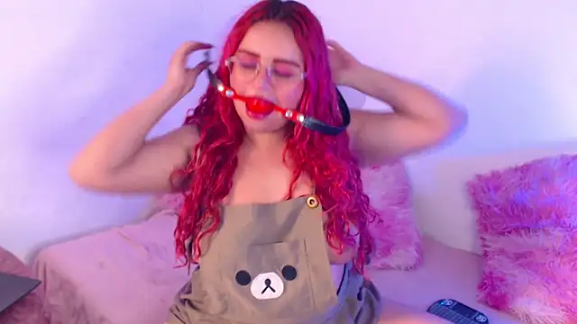 Snapshot of EstefyTabbo chatting on 28, 9, 2025 EstefyTabbo online show from 28, 9, 2025