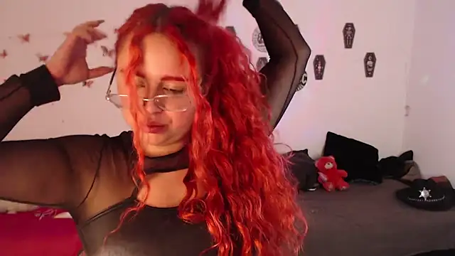 Snapshot of EstefyTabbo chatting on 22, 11, 2025 EstefyTabbo online show from 22, 11, 2025