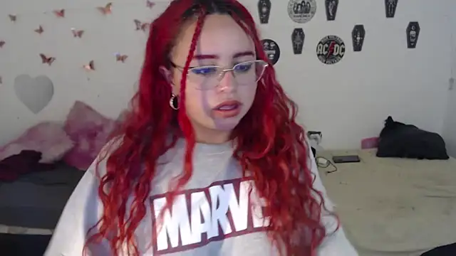 Snapshot of EstefyTabbo chatting on 15, 12, 2025 EstefyTabbo online show from 15, 12, 2025