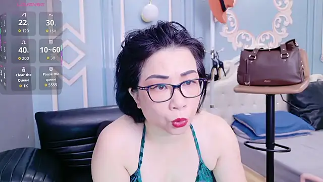 Snapshot of LucianaMe chatting on 19, 4, 2026 LucianaMe online show from 19, 4, 2026